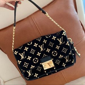❤️SOLD❤️Rare! Lv handbag